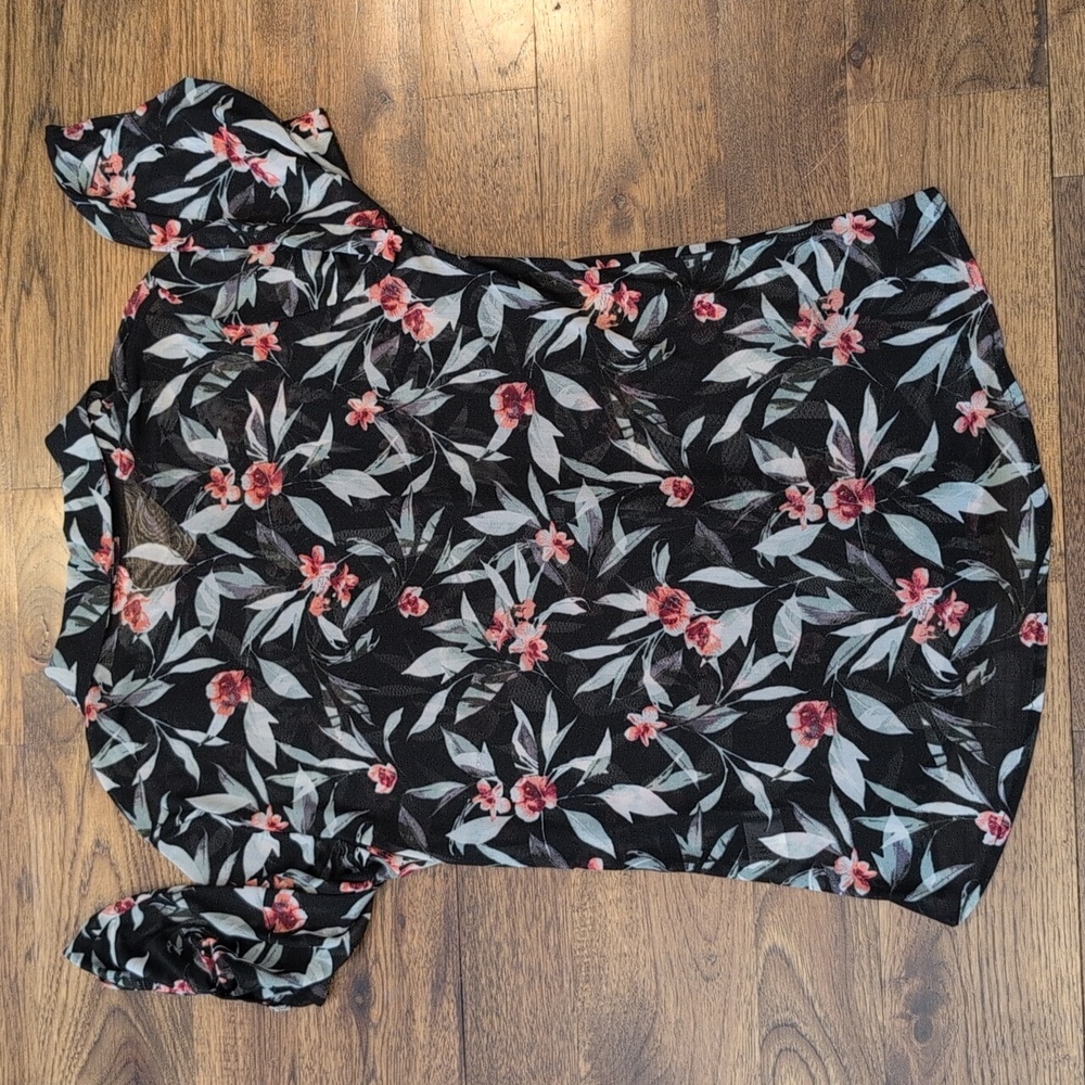 Women's Bailey & Chloe black sheer floral 3/4 sleeve top size M - Picture 6 of 6